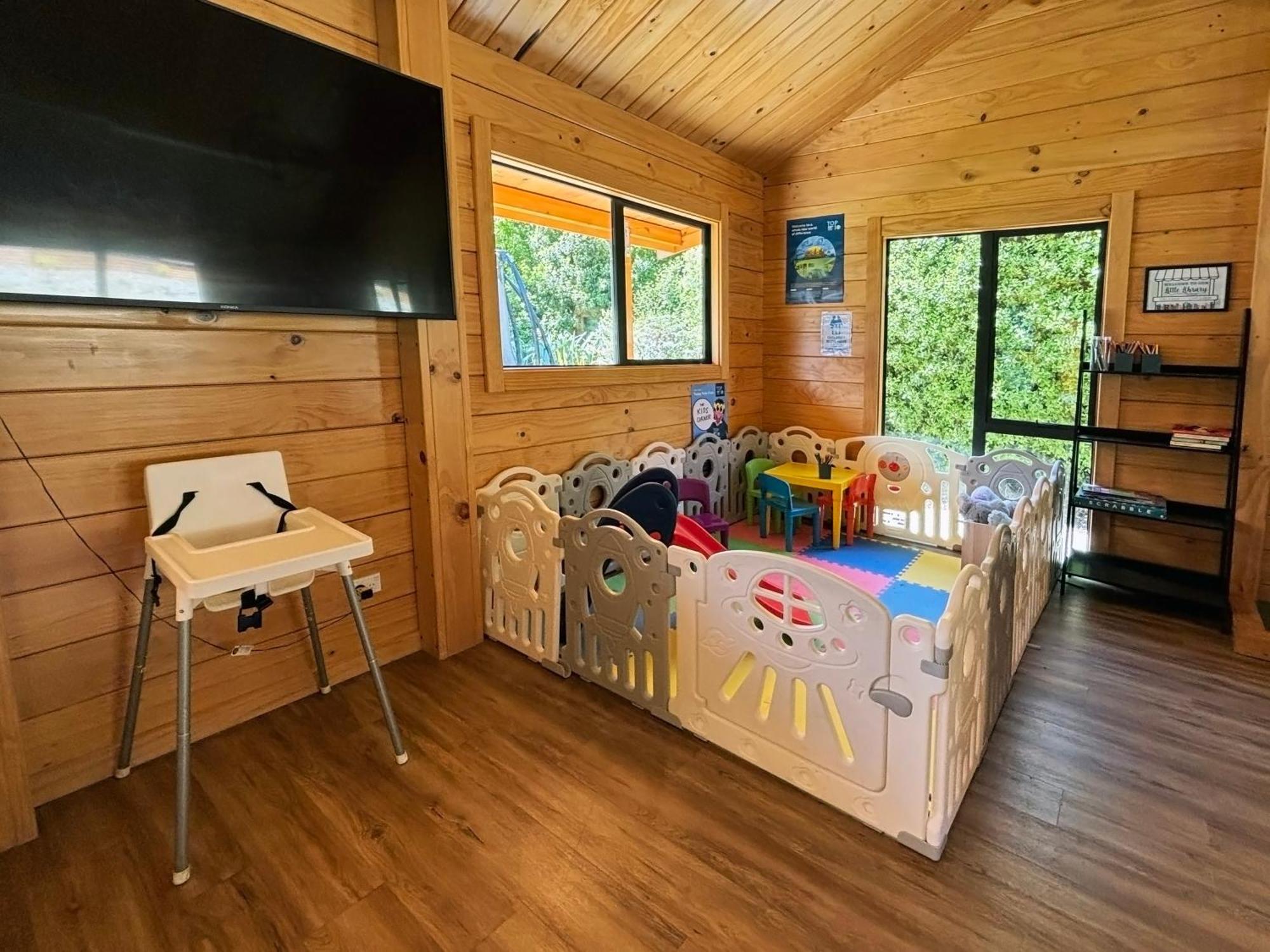 Kingston Top 10 Holiday Park Экстерьер фото